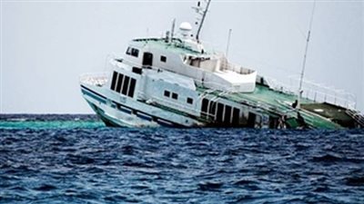 غرق عبارة روسية محملة بالوقود في قصف أوكراني