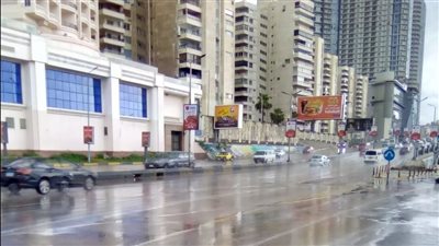 أمطار رعدية غزيرة تضرب الإسكندرية