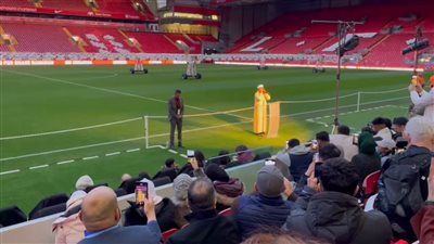 ليفربول ينظم إفطارًا تاريخيًا.. والآذان يرفع في أنفيلد لأول مرة (صور وفيديو)