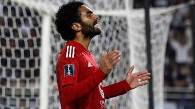 بعد الجراحة الناجحة.. متى يغادر حسين الشحات المستشفى؟