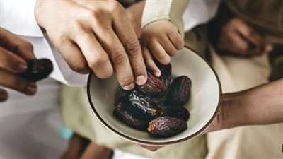 حكم صيام يوم الجمعة بنية الست من شوال