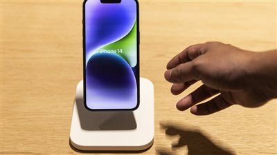 أسباب انخفاض شحنات هواتف آيفون iPhone من آبل ‏Apple 