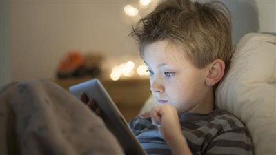 أضرار استخدام الهاتف المحمول على الأطفال