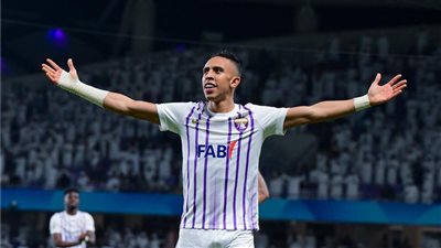 موسيماني السبب.. مفاجأة بشأن فشل انتقال سفيان رحيمي إلى الأهلي رغم انتهاء الأمور