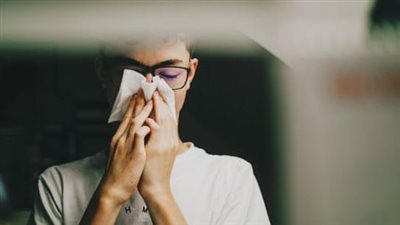 ما هو الفرق بين الحساسية الموسمية ونزلات البرد؟