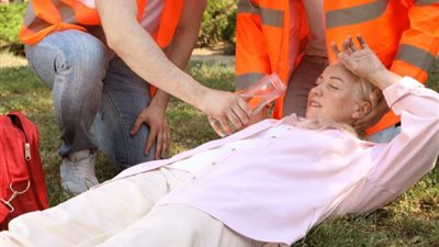 أعراض الإجهاد الحراري عند الكبار والصغار 