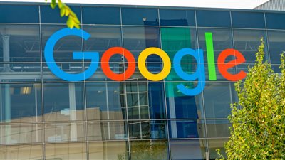 جوجل تتخذ إجراءات صارمة لحماية “متجر بلاي” بعد أزمة العطل التقني العالمي