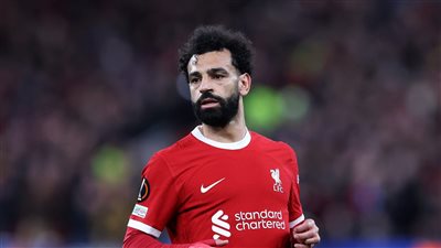 شوبير يفجر مفاجأة بشأن اتفاق محمد صلاح للانتقال إلى الدوري السعودي