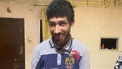 بالعصا.. اعتداء وحشي على شاب من ذوي الهمم يشعل غضبًا في مصر (فيديو)