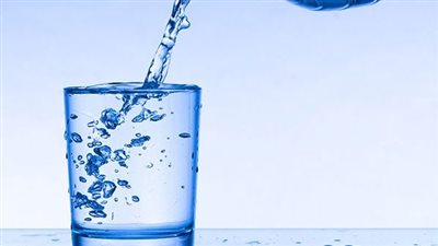 فوائد شرب الماء في الصيف.. 9 منافع صحية ونفسية مذهلة