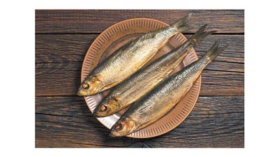 من أجل سلامة جنينك.. تعرفى على أضرار أكل الرنجة للحامل