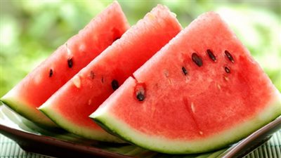 فوائد وأضرار أكل البطيخ في فصل الصيف