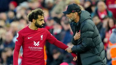 عمرو أديب يعلق على الخلاف الكلامي بين صلاح والمدرب الألماني يورجن كلوب