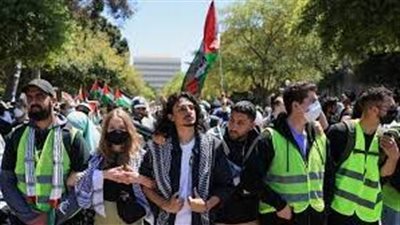 مؤيدون للفلسطينيين يعطلون حفل التخرج بالجامعات الأمريكية