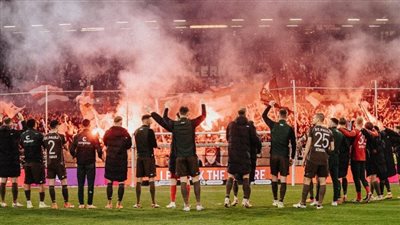 فريق عمر مرموش السابق.. سانت باولي يعود للدوري الألماني بعد غياب 13 عاما