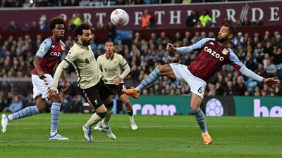 ليفربول ضيفا على أستون فيلا في مواجهة صعبة بين ثالث ورابع الدوري الإنجليزي