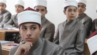 اليوم.. طلاب النقل الثانوى الأزهرى يؤدون امتحانات البلاغة والمنطق والهندسة