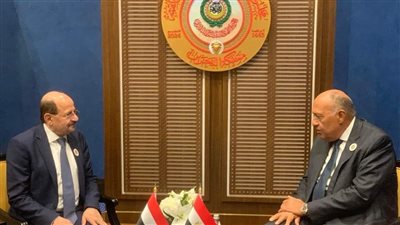 سامح شكري يلتقي وزير الخارجية اليمني في المنامة