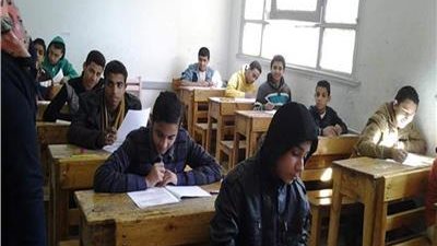 سؤالين أثارا حيرة الطلاب.. ما معنى أوبة وجمع عار؟ (القصة الكاملة)