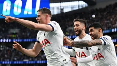 توتنهام يحسم بطاقة التأهل إلى الدوري الأوروبي بثلاثية في مرمى شيفيلد