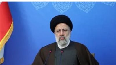 الصورة الأخيرة التى التقطت للرئيس الإيرانى إبراهيم رئيسى قبل صعوده للمروحية