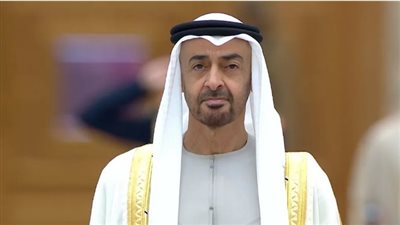 رئيس الإمارات يبدأ 