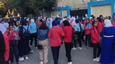 توافد طلاب الصف الثانى الثانوى بالجيزة لأداء امتحان الجبر والتفاضل