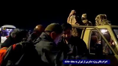  مشاهد جديدة للحظة العثور على حطام مروحية الرئيس الإيراني الراحل