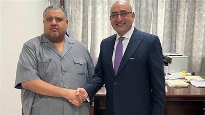 السفير المصري يلتقي مع وزير التجارة والصناعة الليبيري لبحث جهود زيادة التبادل التجاري