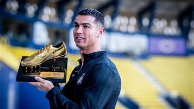 رونالدو يحصل على جائزة هداف الدوري السعودي