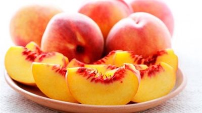 أضرار الخوخ.. احذر التسمم بالكبريتات 