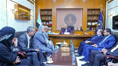 الزُبيدي يوجّه وزارة التخطيط ببلاده بمخاطبة المنظمات الدولية للإسراع في استكمال نقل مقراتها إلى عدن (صور)