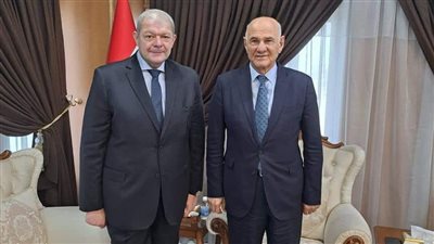 السفير المصري في بغداد يلتقي مع وزير الموارد المائية العراقي
