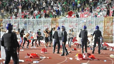 الاتحاد الجزائري يفرض عقوبات جديدة على شباب قسنطينة بعد أحداث الشغب أمام اتحاد العاصمة