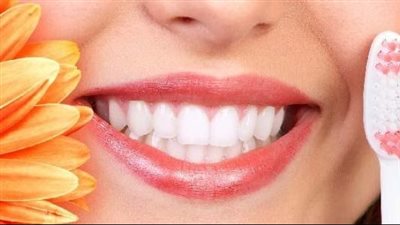 تنظيف الأسنان من الاصفرار.. 5 خطوات سحرية تمنحك ابتسامة هوليود