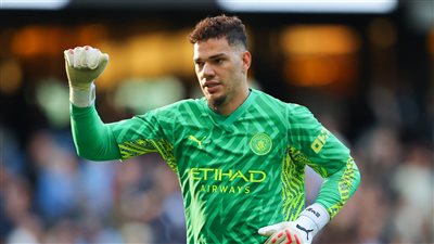 لتعويض غياب إيدرسون.. حارس ميلان يقترب من مانشستر سيتي