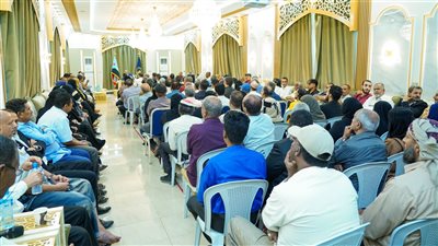  نائب رئيس مجلس القيادة الرئاسي باليمن يرأس الاجتماع الموسع للقيادة المحلية لانتقالي عدن (صور)