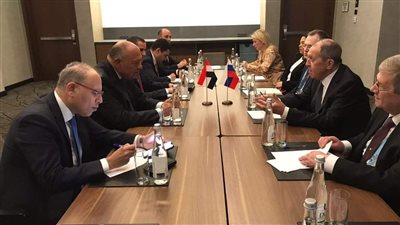 في مستهل زيارته إلى روسيا.. وزير الخارجية يعقد لقاءً ثنائيًا مع نظيره الروسي