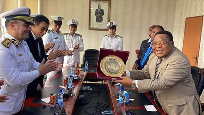 سفير مصر في مالابو يستقبل الدفعة الأولى من ضباط الداخلية المصرية