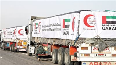 كيف تسعى الإمارات من خلال المبادرات إلى التخفيف من حدة الأوضاع الإنسانية الصعبة بقطاع غزة؟