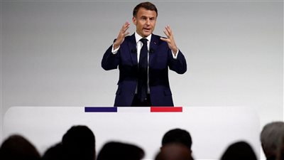 الرئيسان الفرنسي والسنغالي يبحثان تعزيز العلاقات بين البلدين