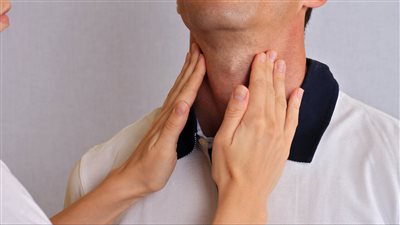 كيف نحافظ على صحة الغدة الدرقية؟.. 6 توصيات طبية للوقاية