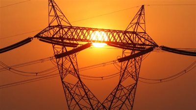 رئيس هيئة البترول الأسبق: أصحاب الكمبوندات الراقية لا تنقطع عنهم الكهرباء