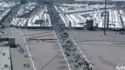 فيديو.. لقطات جوية لتوافد الحجيج إلى منشأة الجمرات في ثاني أيام التشريق