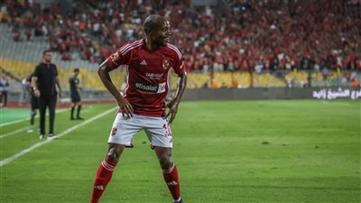 عن طريق زوجة موسيماني.. عرض سعودي ضخم لـ بيرسي تاو لاعب الأهلي المصري