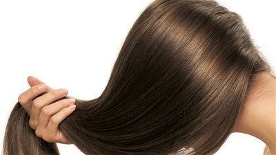 ترطيب الشعر الجاف طبيعيا بـ 10 خطوات منزلية فعالة جدًا