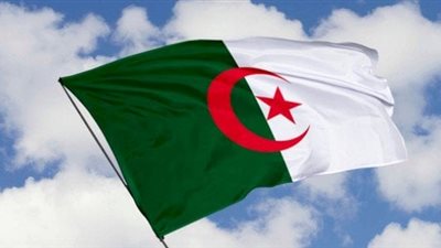 الاقتصاد الجزائرى يسجل نموًا إيجابيًا بأكثر من 4% واحتياطات نقدية تصل إلى 70 مليار دولار