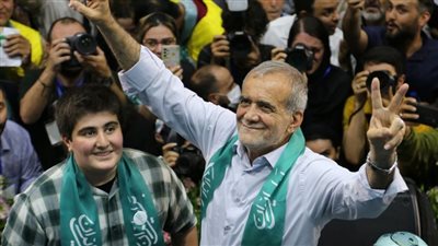 الاضطرابات الاقتصادية والإقليمية تطغى على الانتخابات الإيرانية