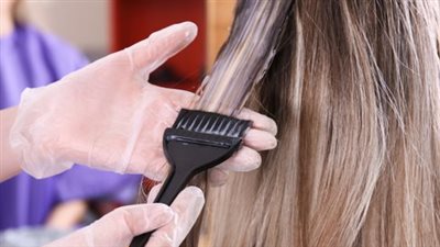 كيفية العناية بالشعر المصبوغ.. المسموح والممنوع لشعر صحي