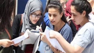 بدء امتحان الفيزياء للشعبة العلمية والتاريخ للأدبية بالثانوية العامة 2024